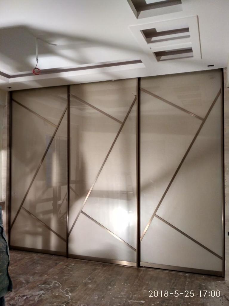 gallery-pictures-of-lacquer-glass-wardrobes-designs-in-delhi-new-delhi-india-top-largest-modular-wardrobe-delhi-india